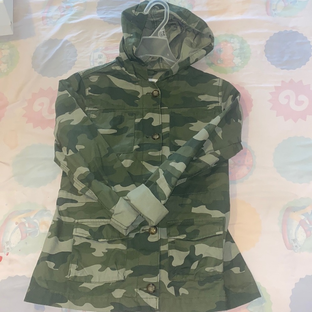 Old navy girls camouflage jacket size XL (14-16)